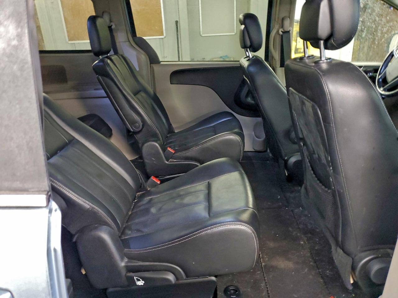 2012 CHRYSLER TOWN & COUNTRY TOURING photo 11