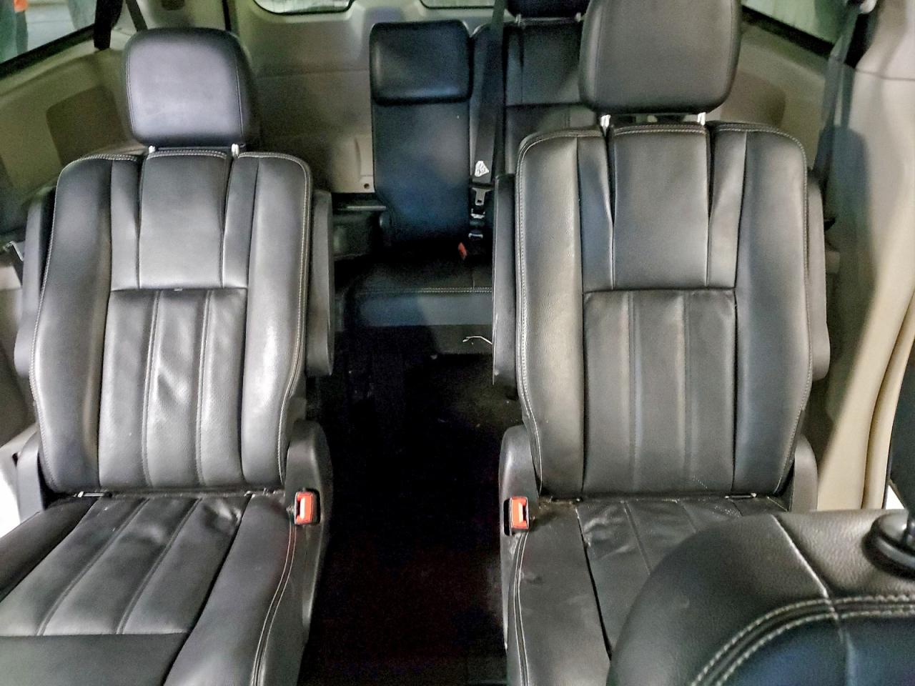 2012 CHRYSLER TOWN & COUNTRY TOURING photo 10