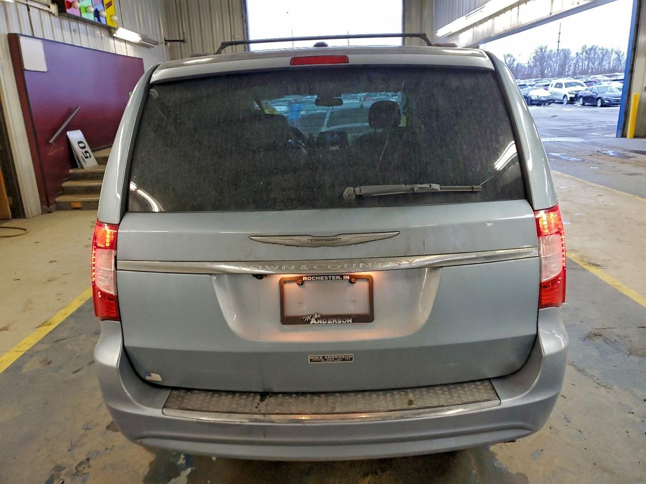 2012 CHRYSLER TOWN & COUNTRY TOURING photo 6