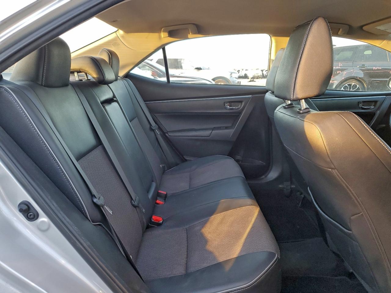 2015 TOYOTA COROLLA L photo 10