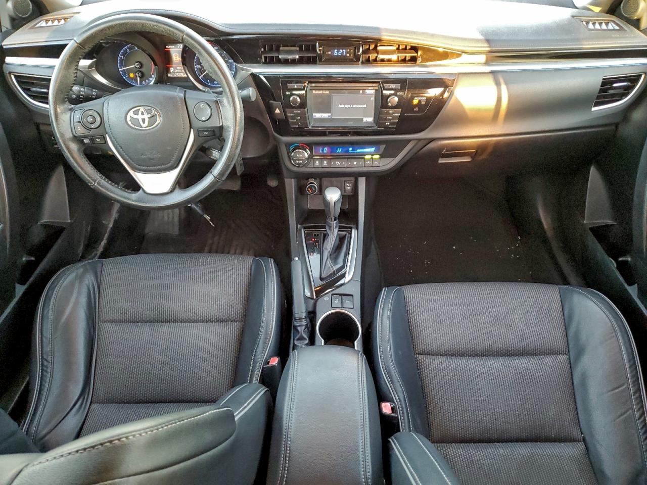 2015 TOYOTA COROLLA L photo 8