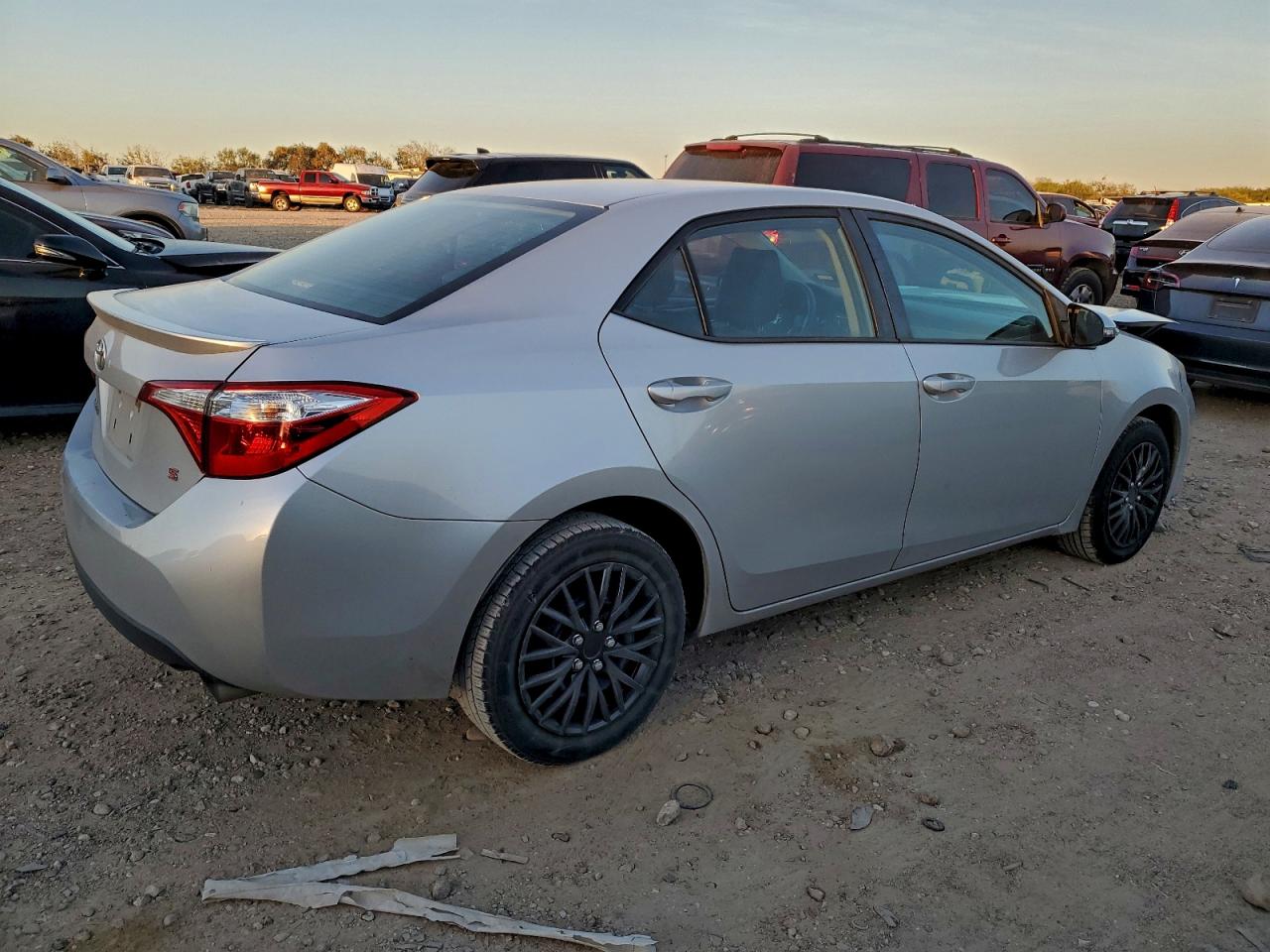 2015 TOYOTA COROLLA L photo 3