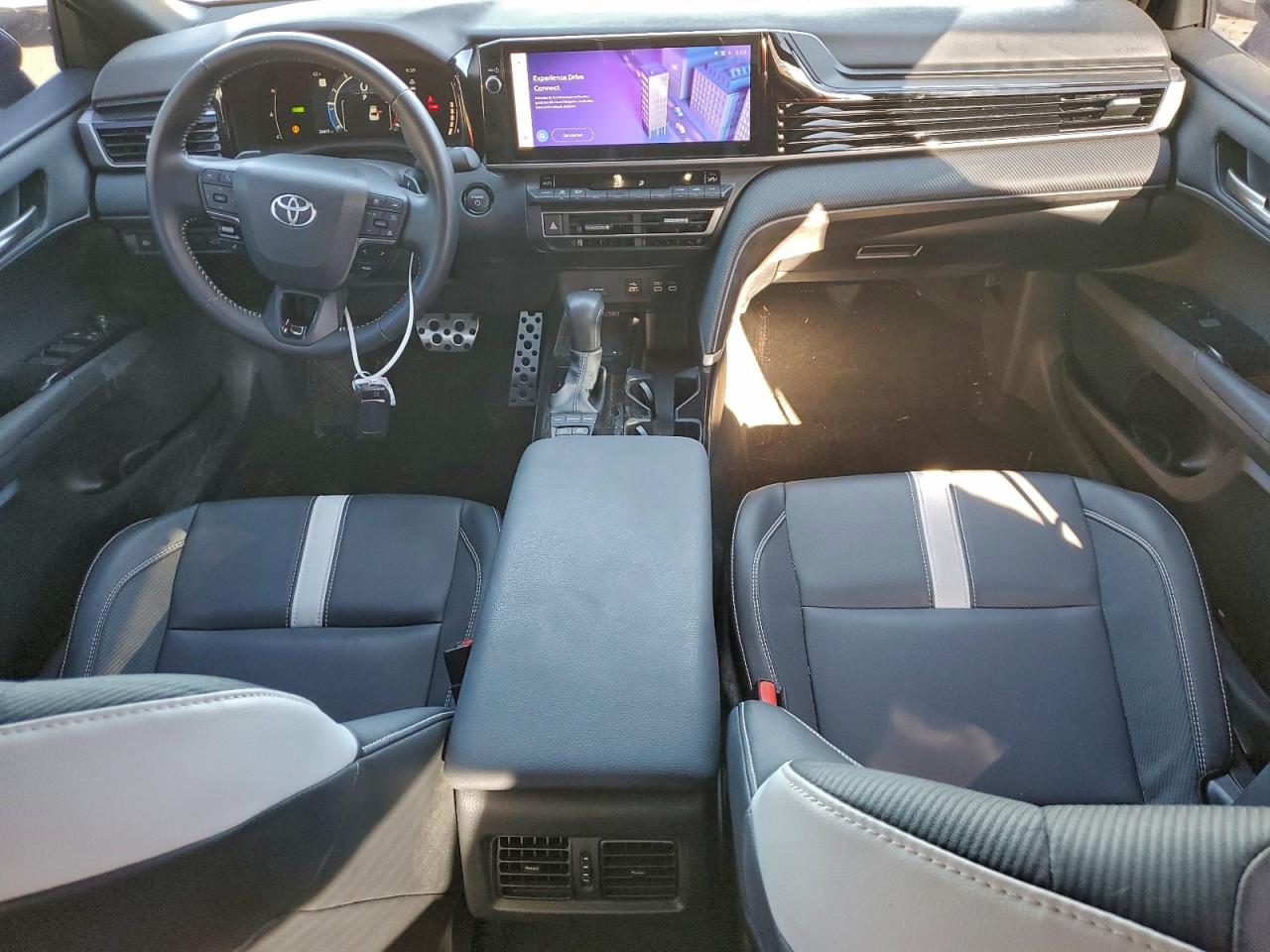 2025 TOYOTA CAMRY XSE photo 8