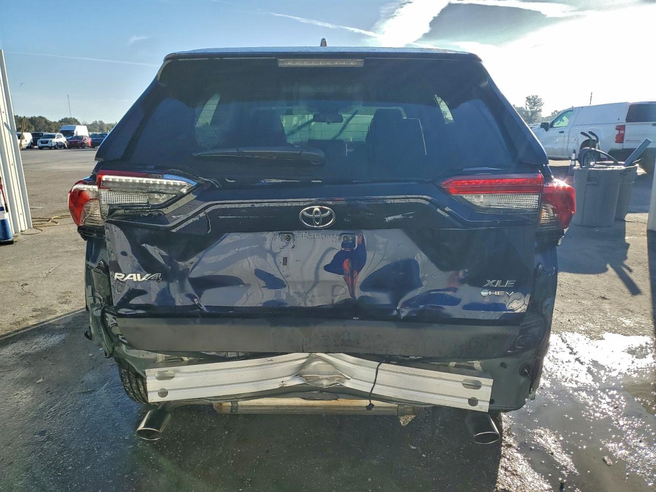 2025 TOYOTA RAV4 XLE photo 6