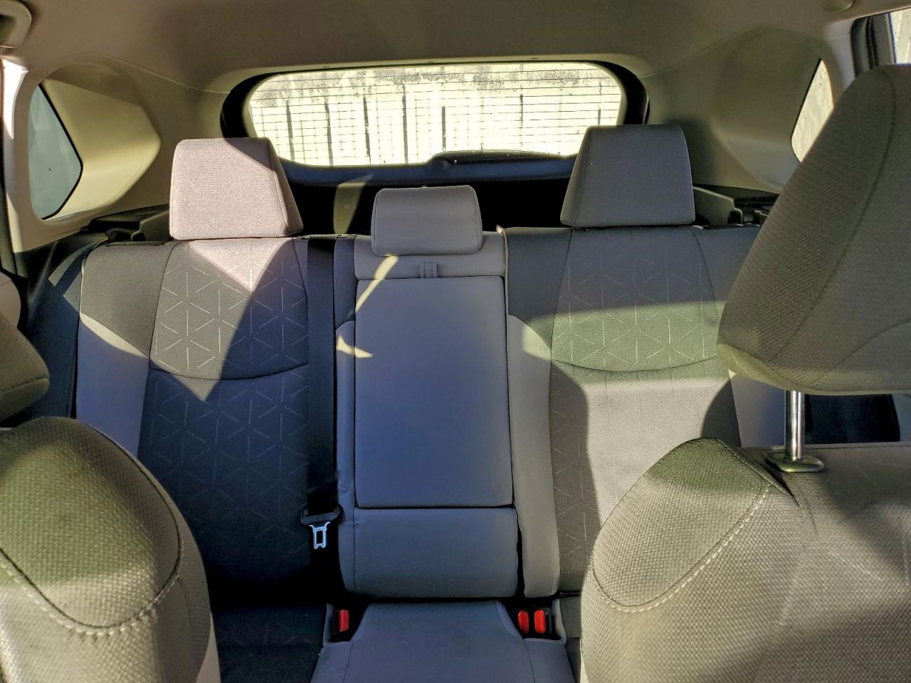 2025 TOYOTA RAV4 XLE photo 10