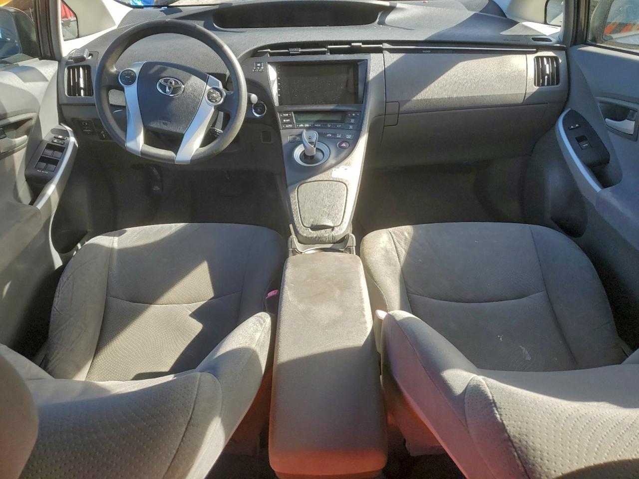 2010 TOYOTA PRIUS photo 8