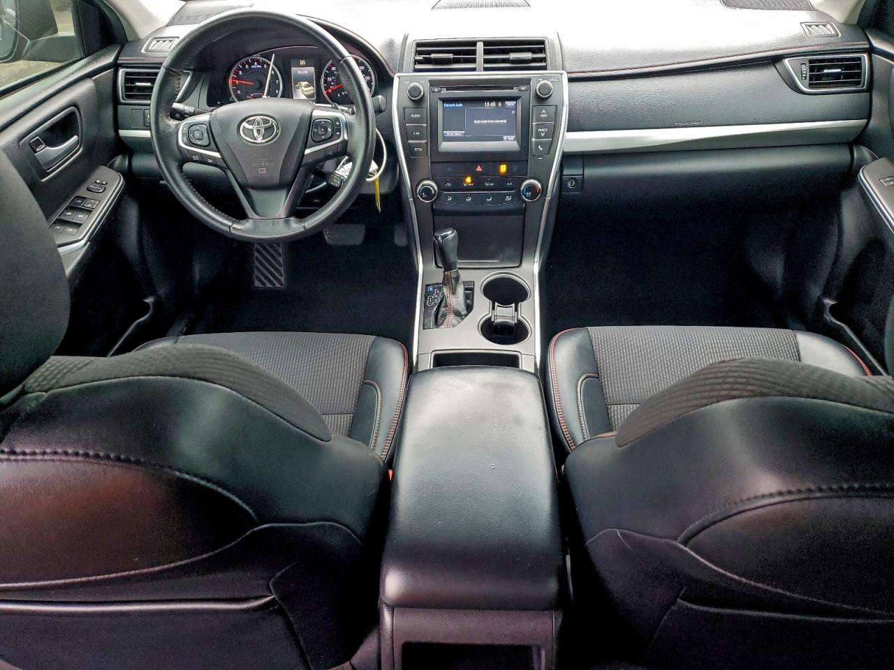 2017 TOYOTA CAMRY LE photo 8