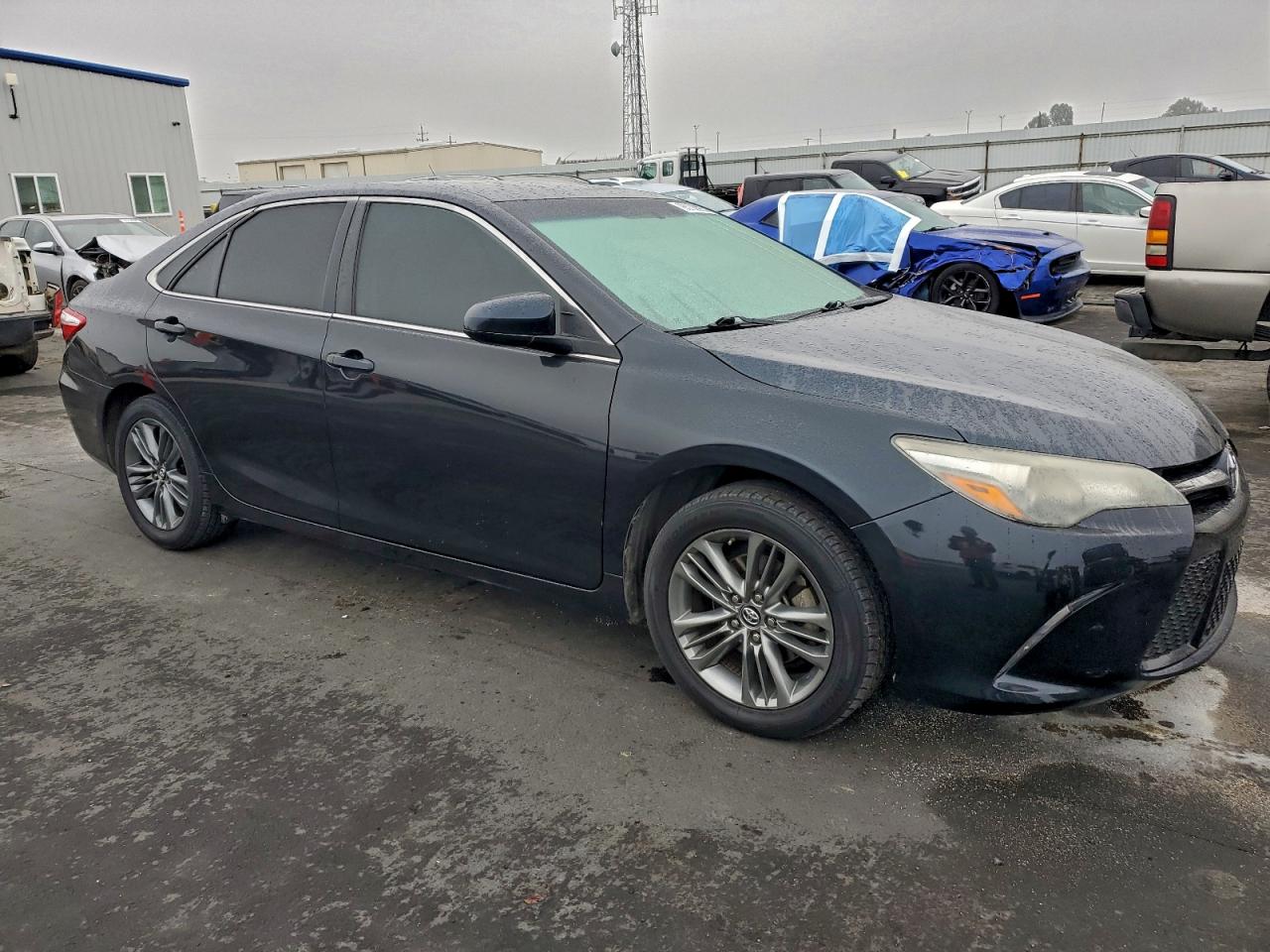 2017 TOYOTA CAMRY LE photo 4