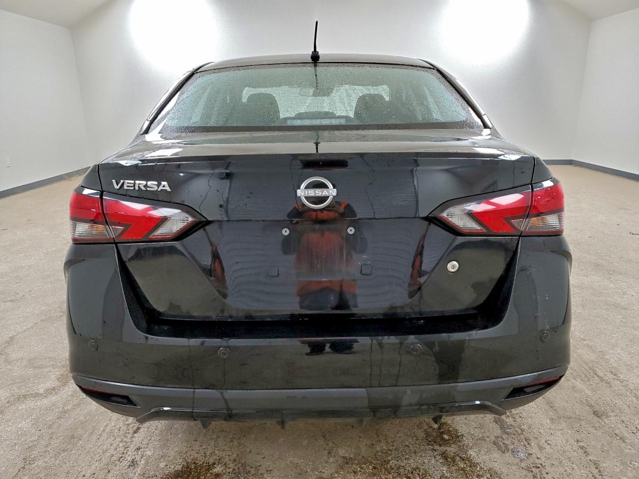 2024 NISSAN VERSA S photo 6