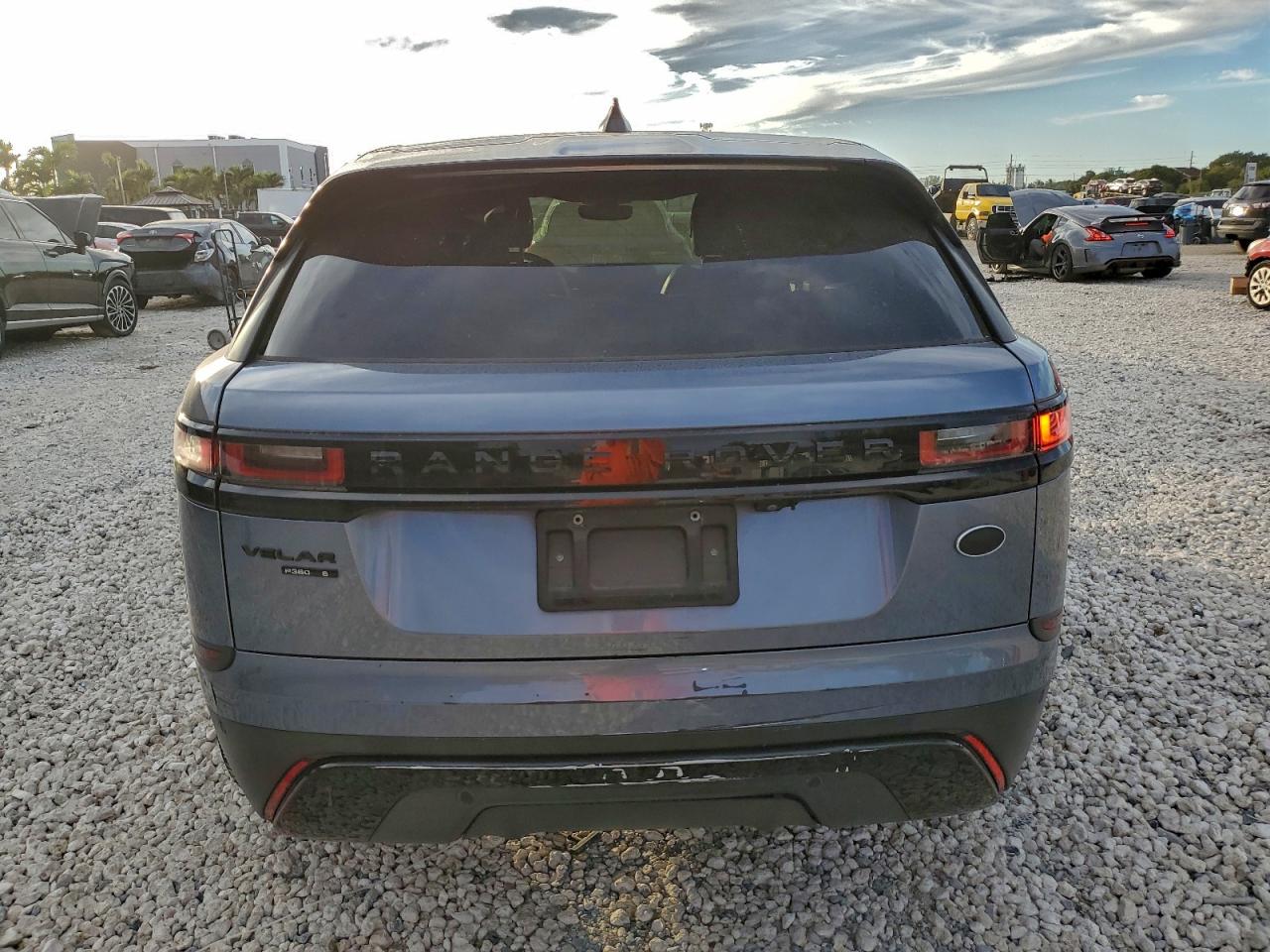 2018 LAND ROVER RANGE ROVER VELAR S photo 6