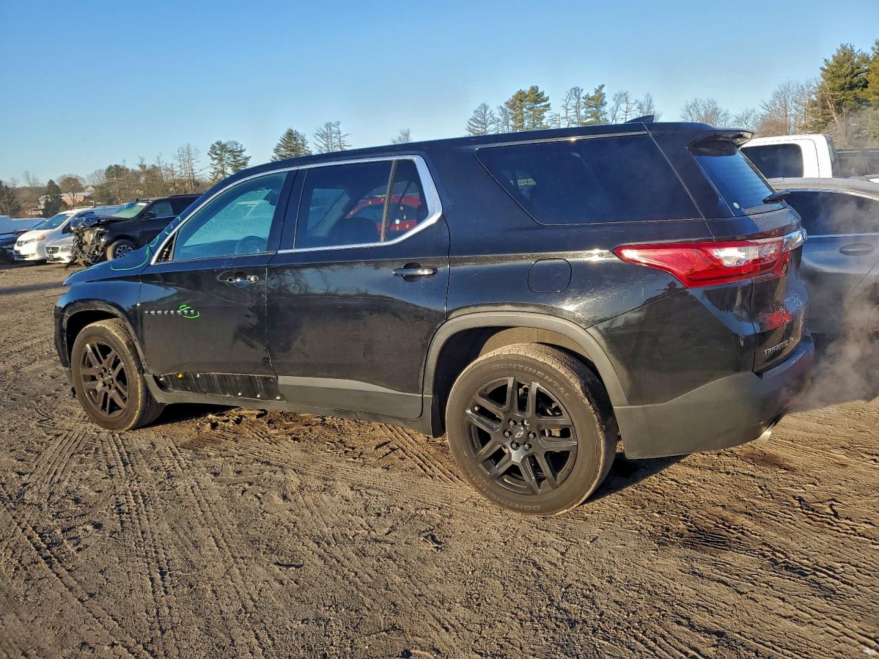 2020 CHEVROLET TRAVERSE LS photo 2