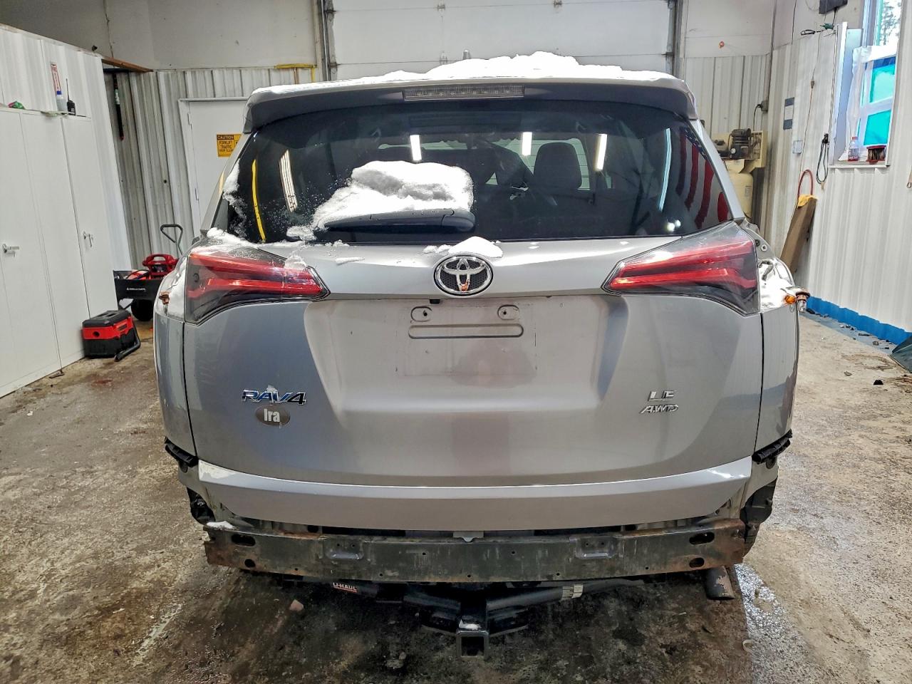 2018 TOYOTA RAV4 LE photo 6