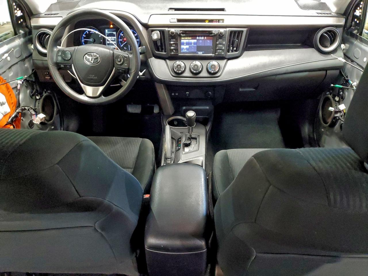 2018 TOYOTA RAV4 LE photo 8