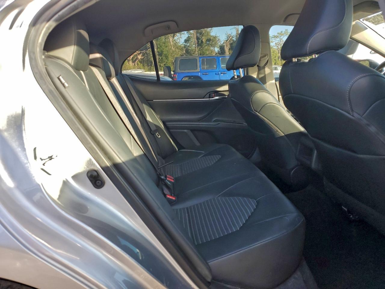 2020 TOYOTA CAMRY SE photo 10