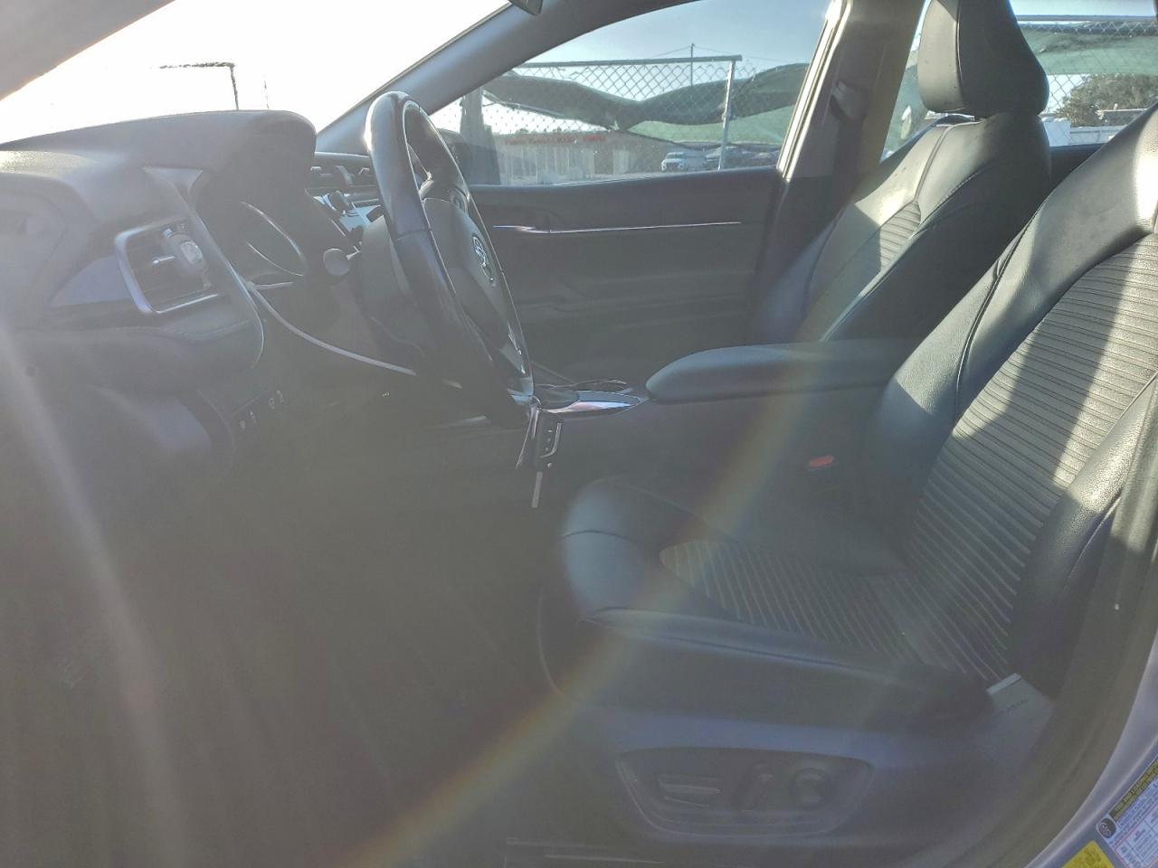 2020 TOYOTA CAMRY SE photo 7