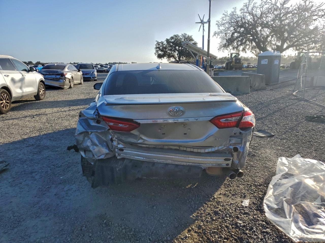 2020 TOYOTA CAMRY SE photo 6