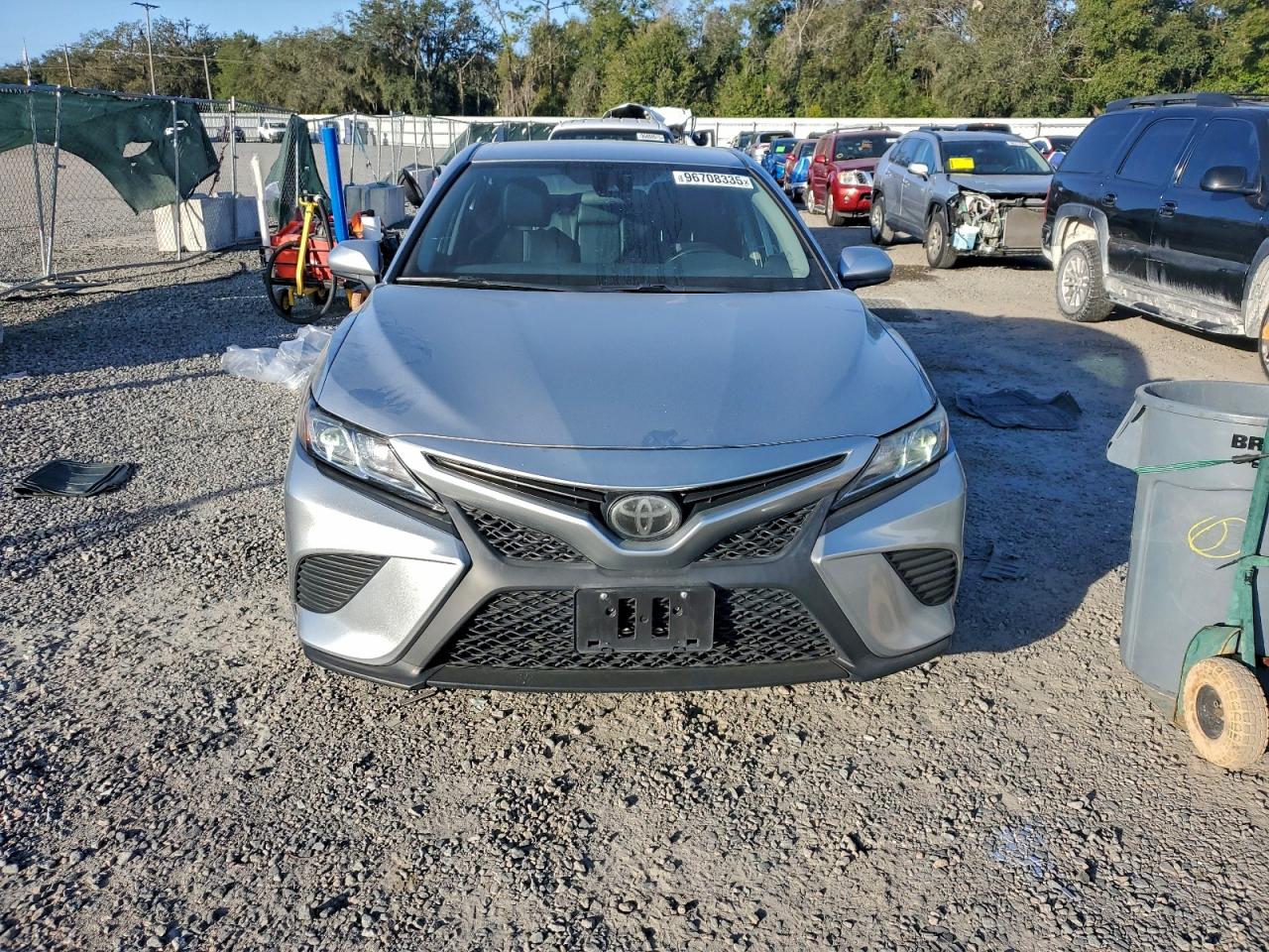 2020 TOYOTA CAMRY SE photo 5