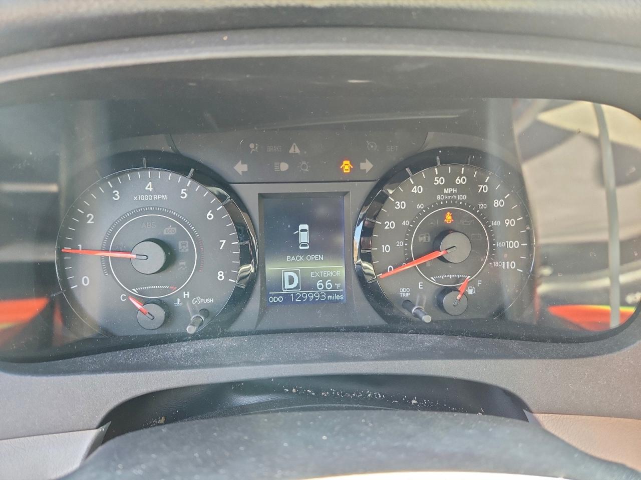 2015 TOYOTA SIENNA LE photo 9