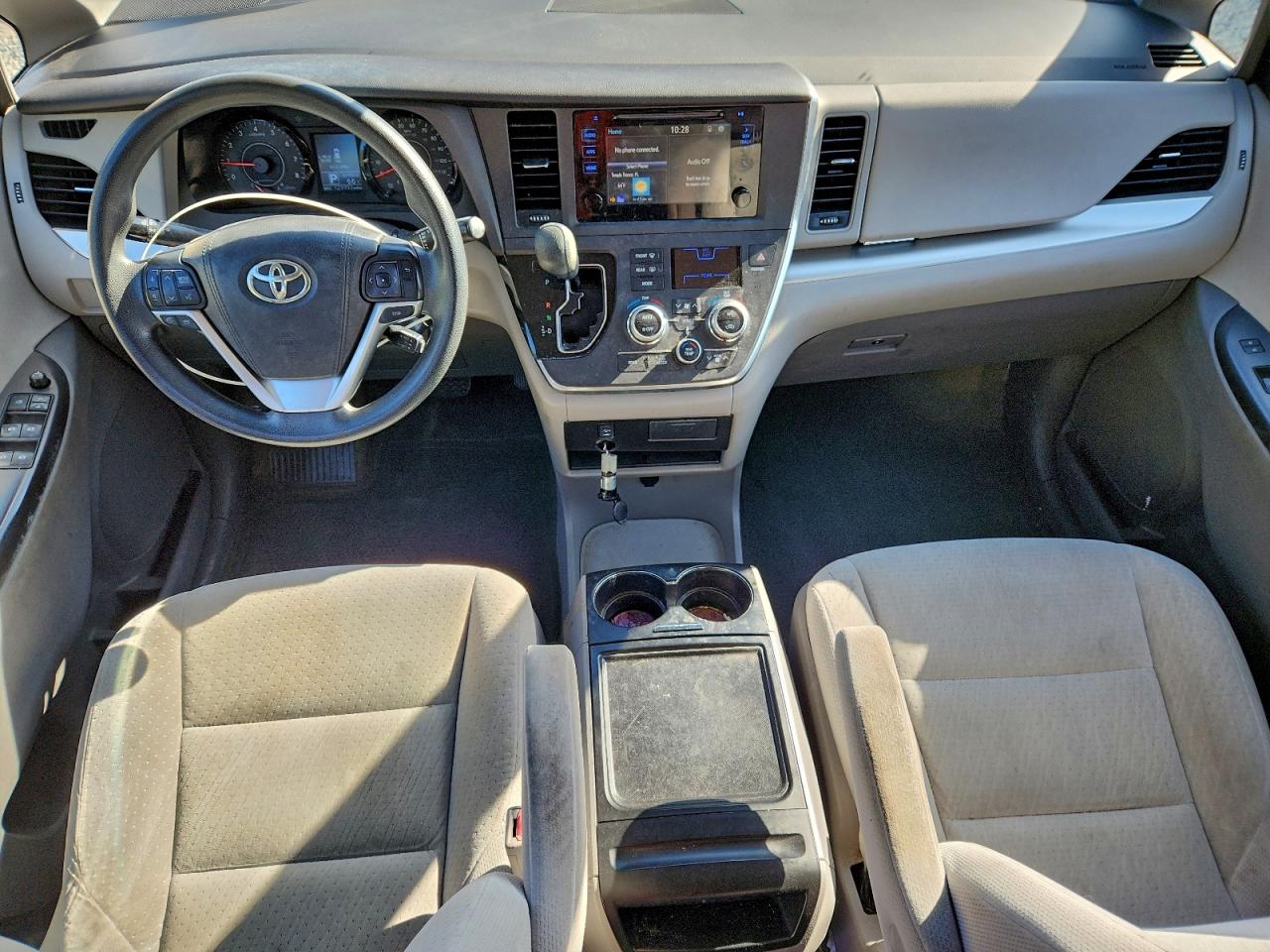 2015 TOYOTA SIENNA LE photo 8