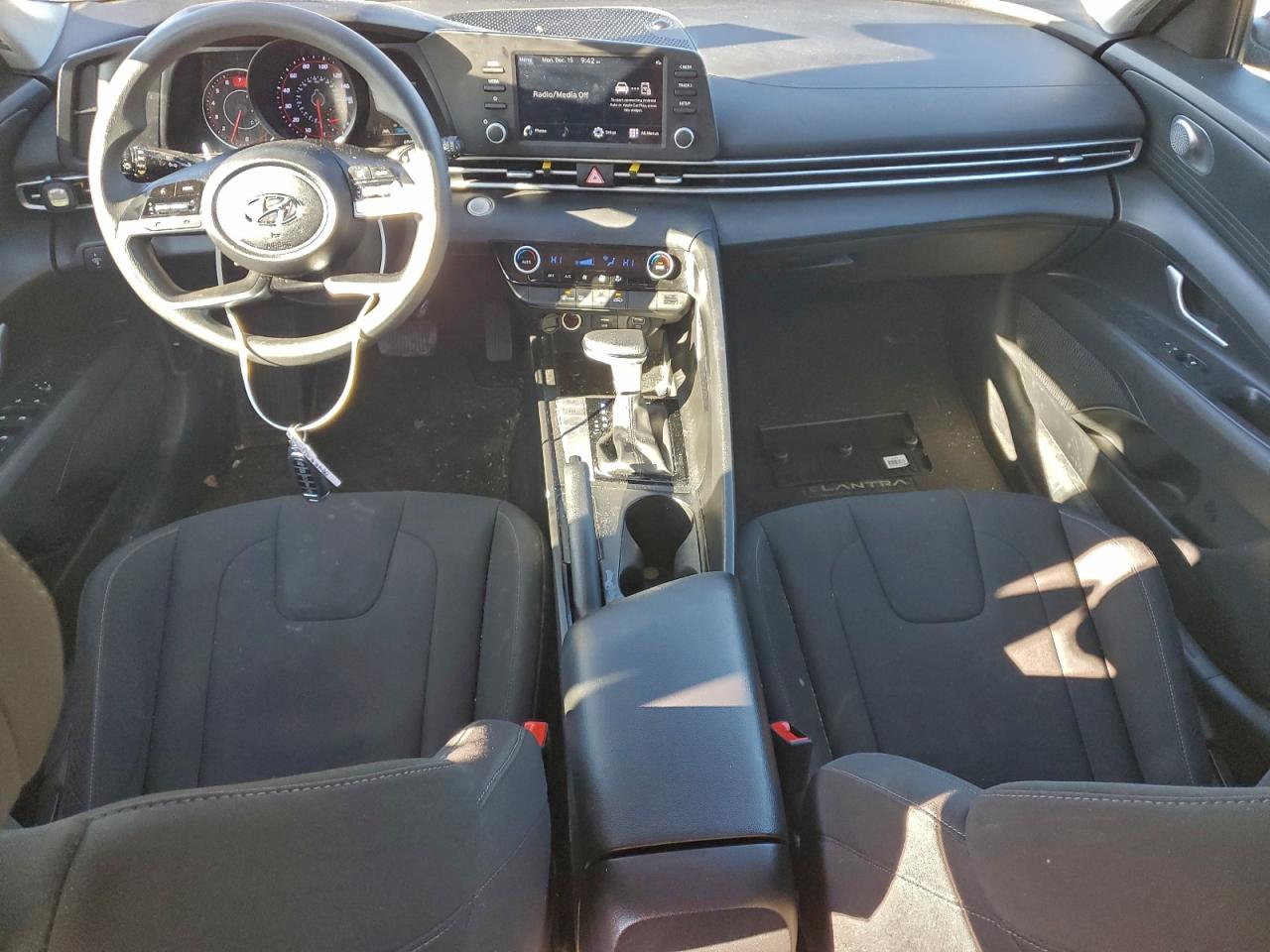 2023 HYUNDAI ELANTRA SEL photo 8