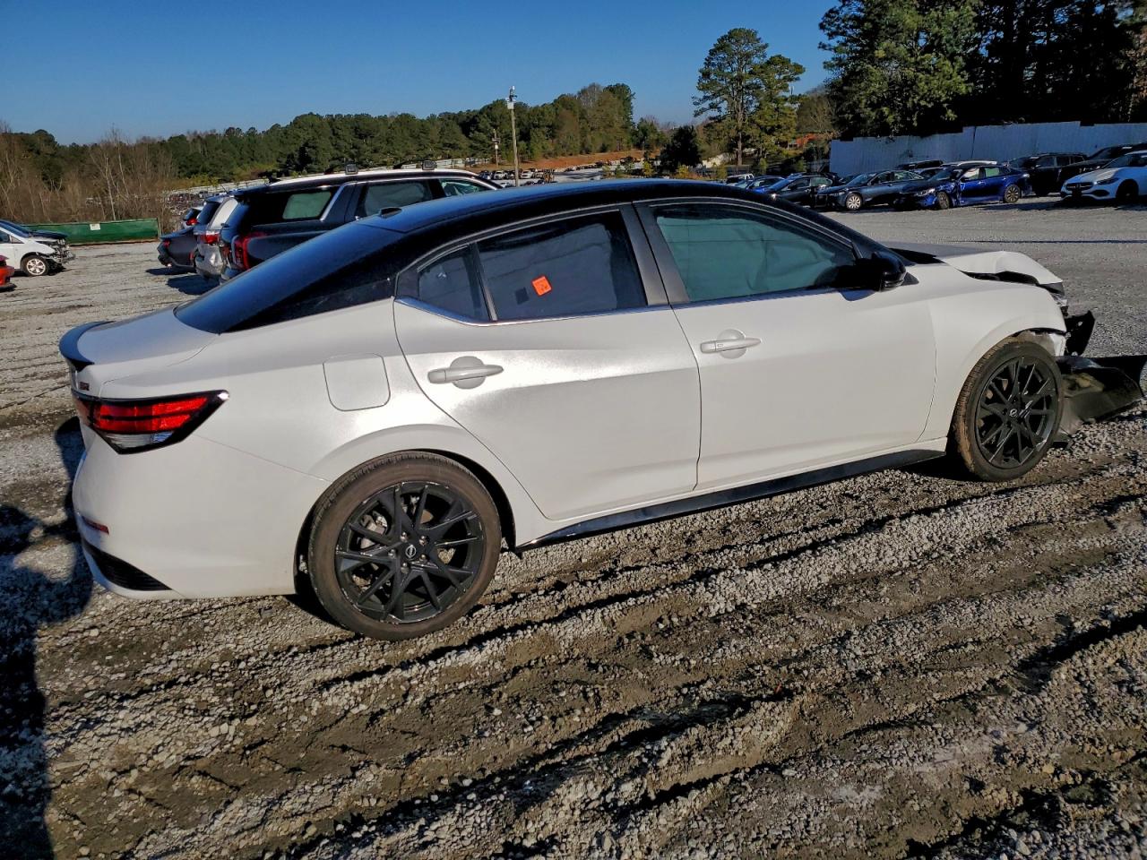 2025 NISSAN SENTRA SR photo 3