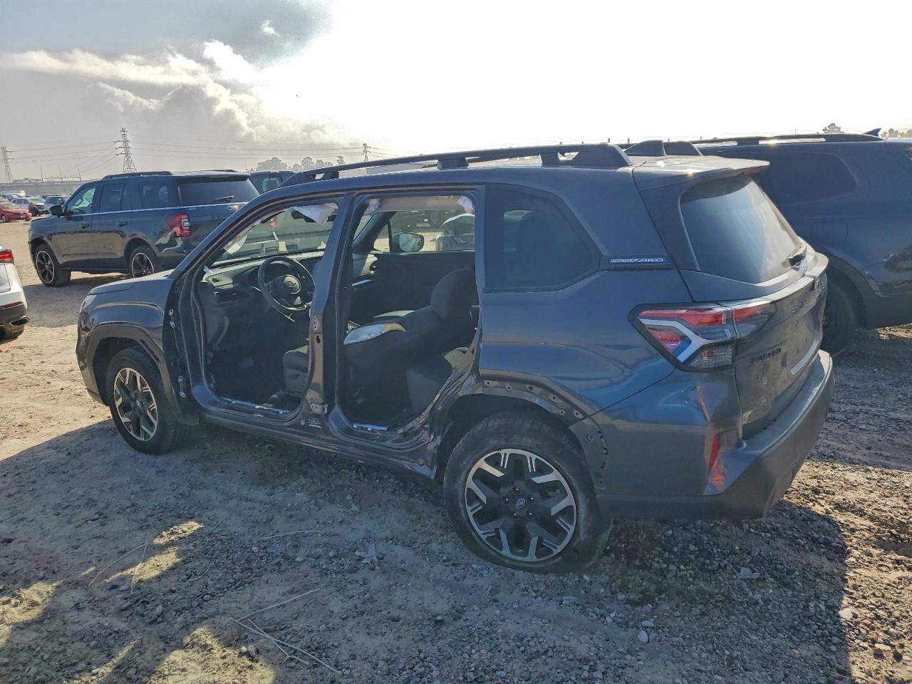 2025 SUBARU FORESTER PREMIUM photo 2