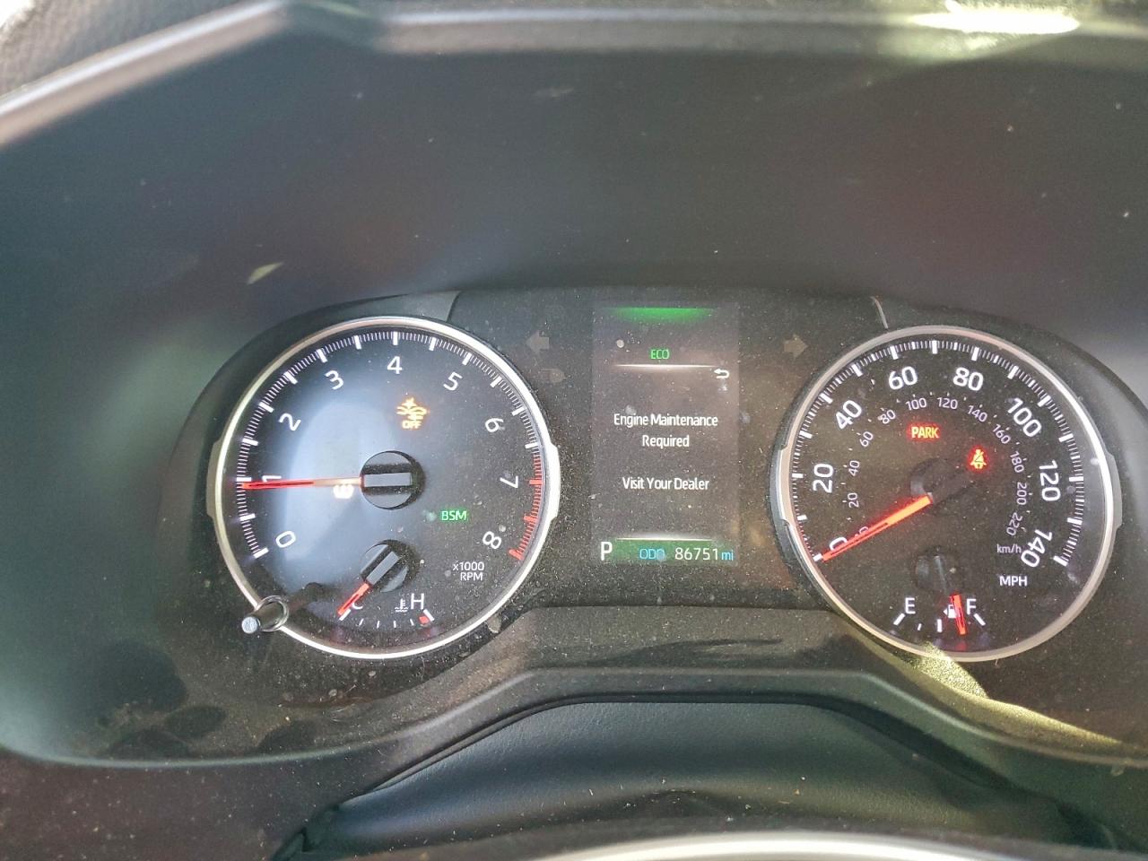 2019 TOYOTA RAV4 XLE photo 9