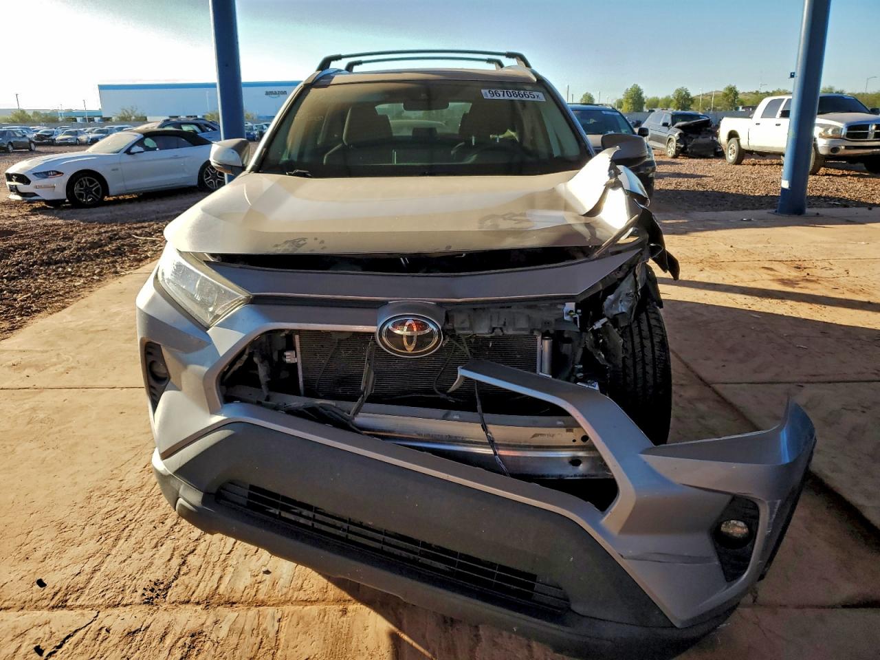 2019 TOYOTA RAV4 XLE photo 5