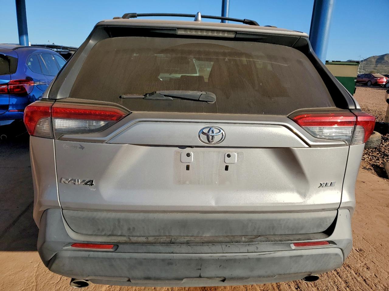 2019 TOYOTA RAV4 XLE photo 6