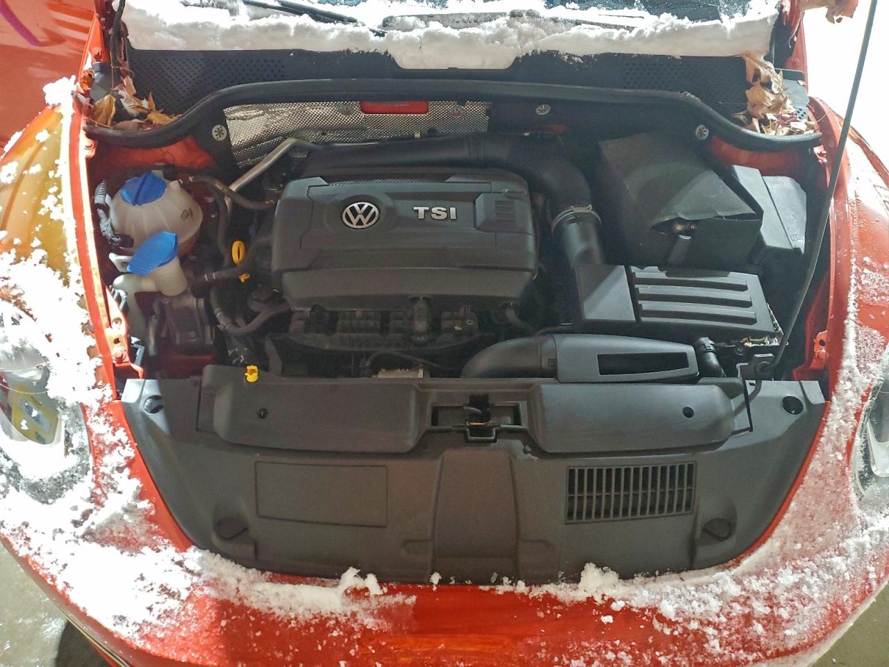 2017 VOLKSWAGEN BEETLE SE photo 11