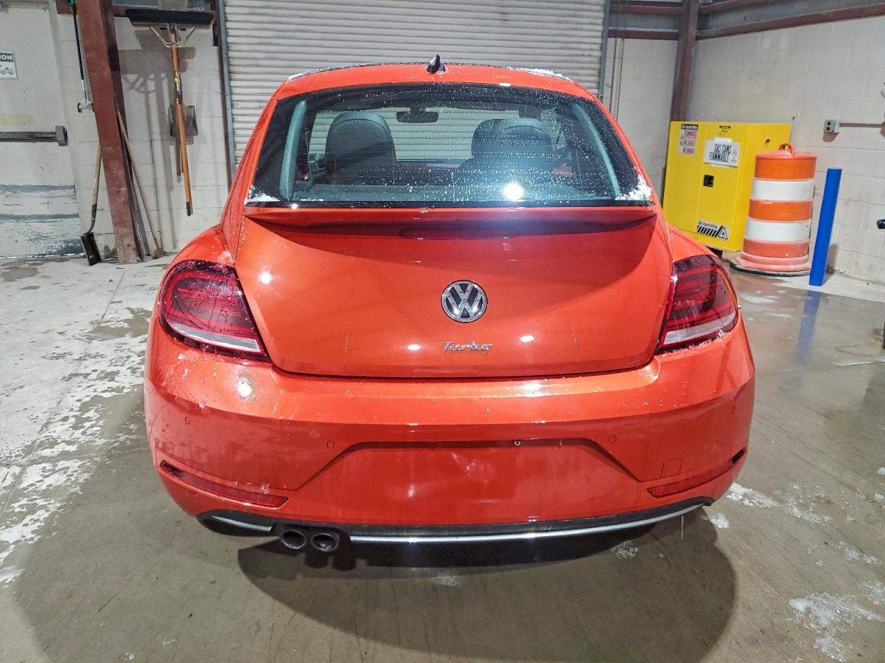 2017 VOLKSWAGEN BEETLE SE photo 6