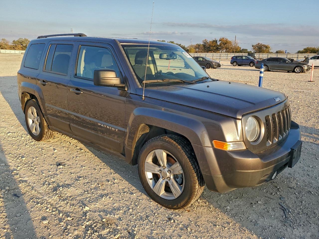 2017 JEEP PATRIOT LATITUDE photo 4