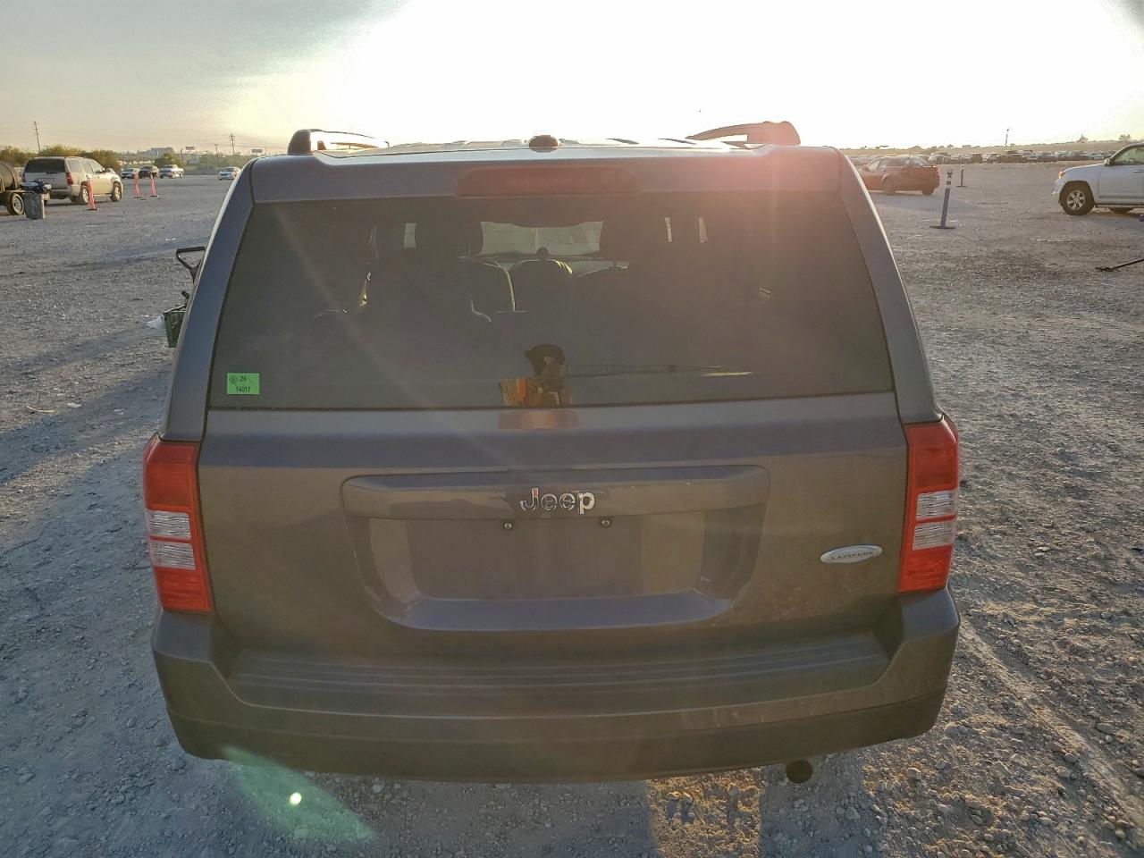 2017 JEEP PATRIOT LATITUDE photo 6