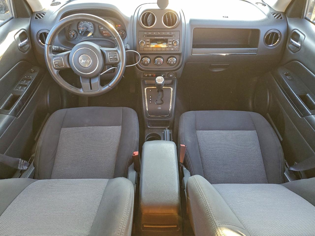 2017 JEEP PATRIOT LATITUDE photo 8