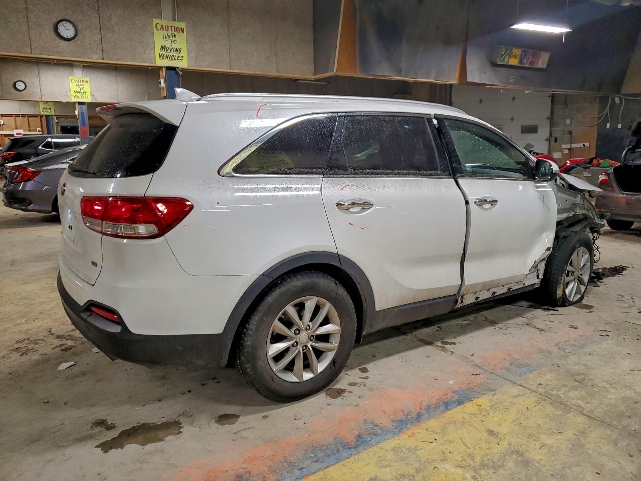 2016 KIA SORENTO LX photo 3