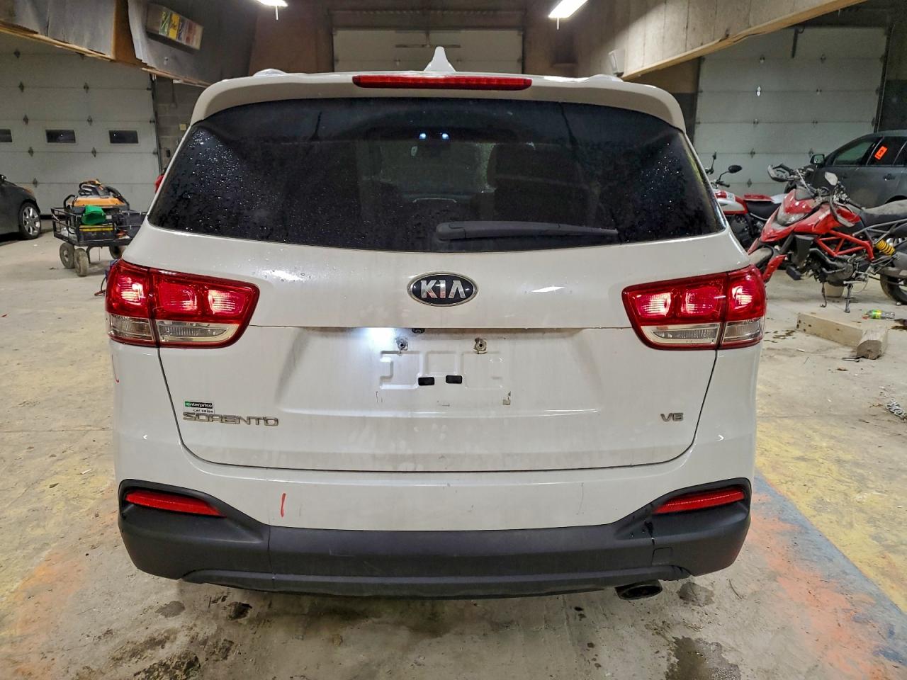 2016 KIA SORENTO LX photo 6