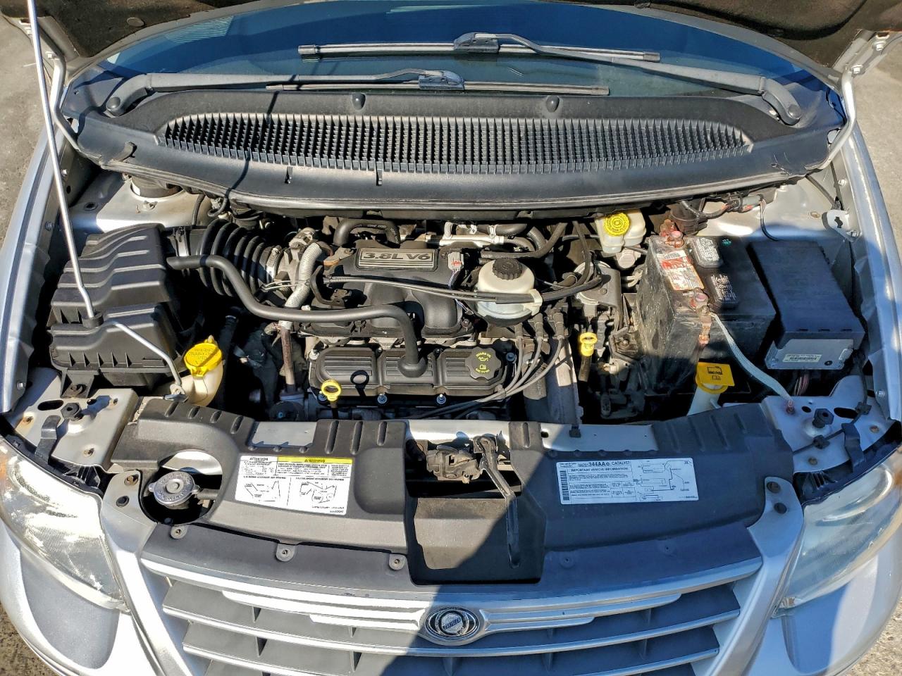 2005 CHRYSLER TOWN & COUNTRY LIMITED photo 12