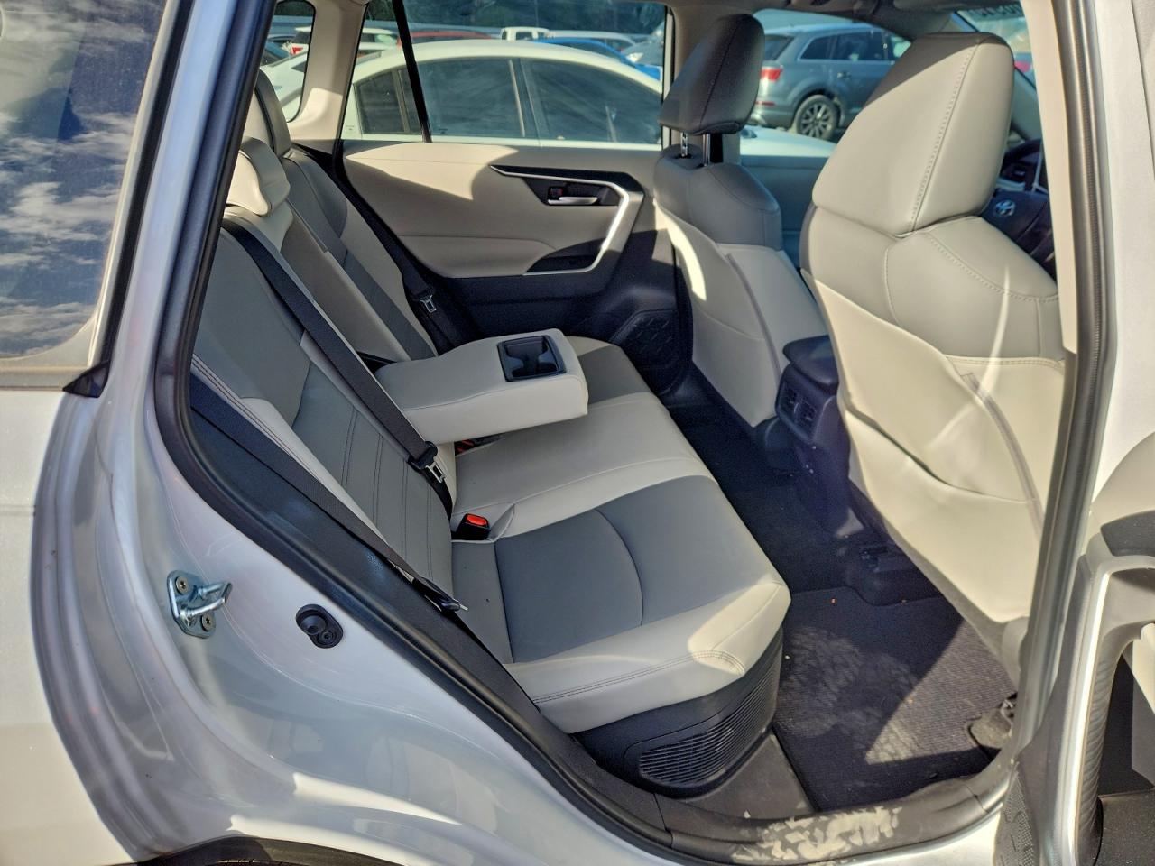 2024 TOYOTA RAV4 XLE PREMIUM photo 11