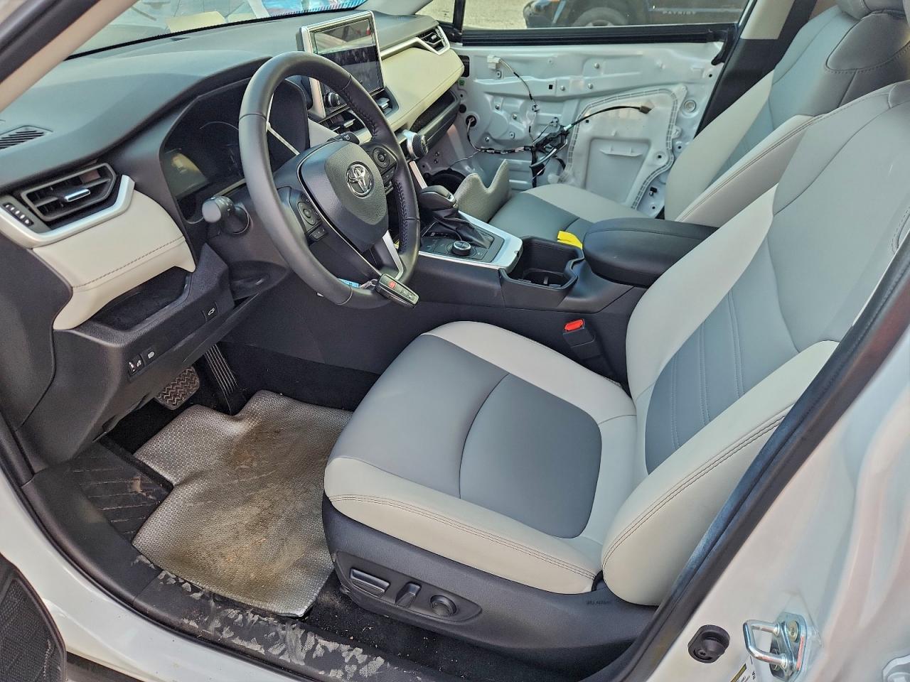 2024 TOYOTA RAV4 XLE PREMIUM photo 7