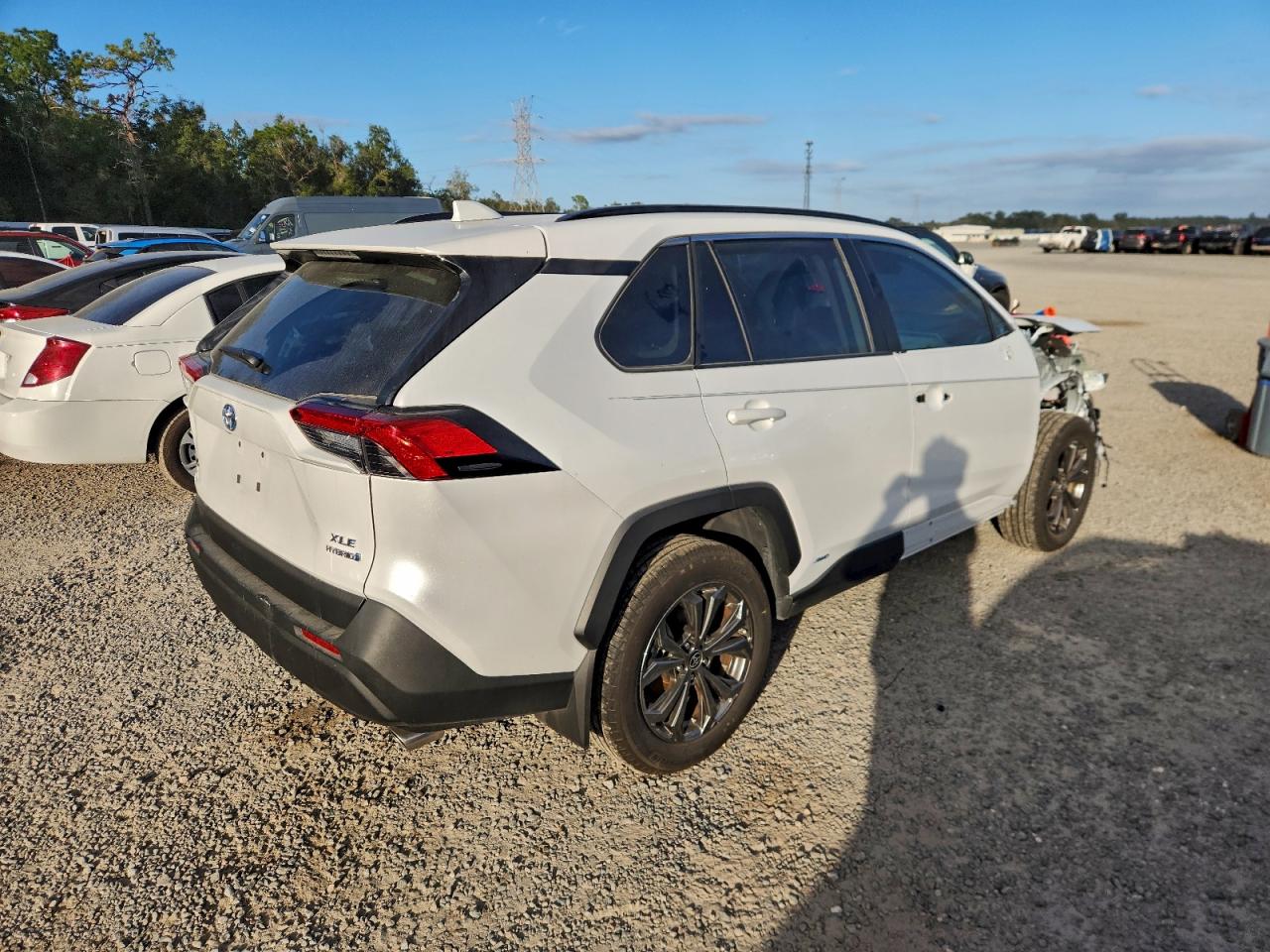 2024 TOYOTA RAV4 XLE PREMIUM photo 3