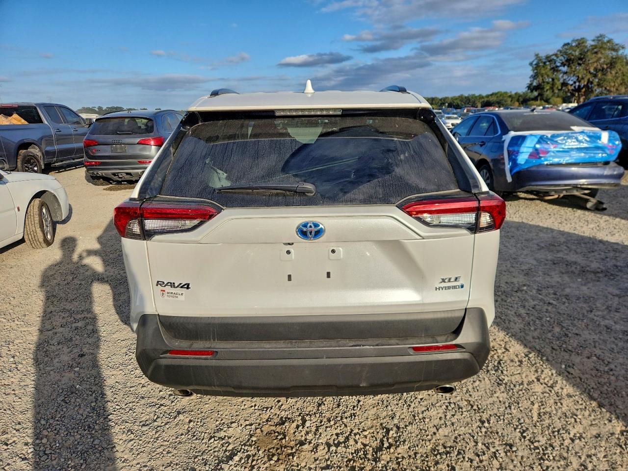 2024 TOYOTA RAV4 XLE PREMIUM photo 6