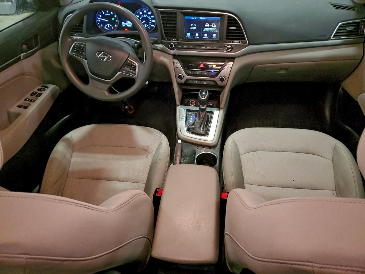 2017 HYUNDAI ELANTRA SE photo 8