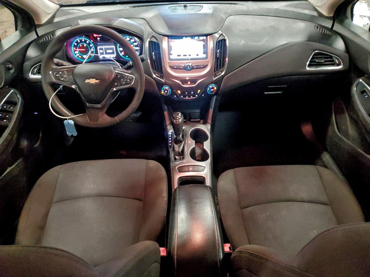 2017 CHEVROLET CRUZE LT photo 8