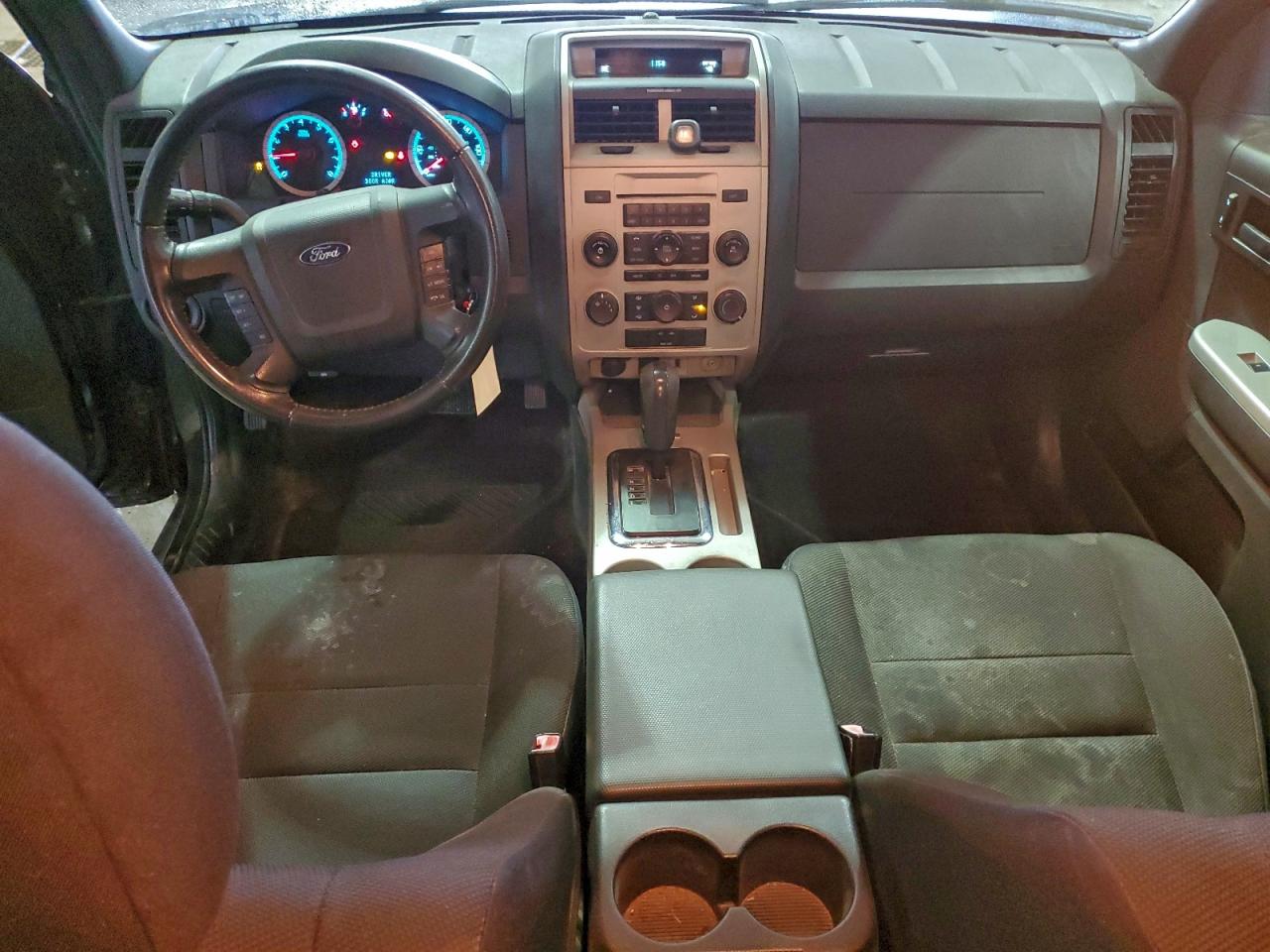 2010 FORD ESCAPE XLT photo 8