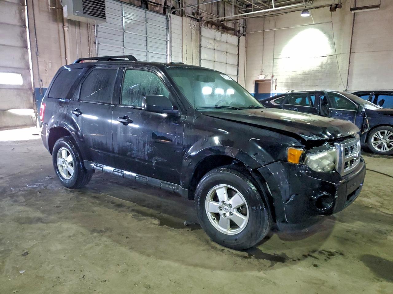 2010 FORD ESCAPE XLT photo 4