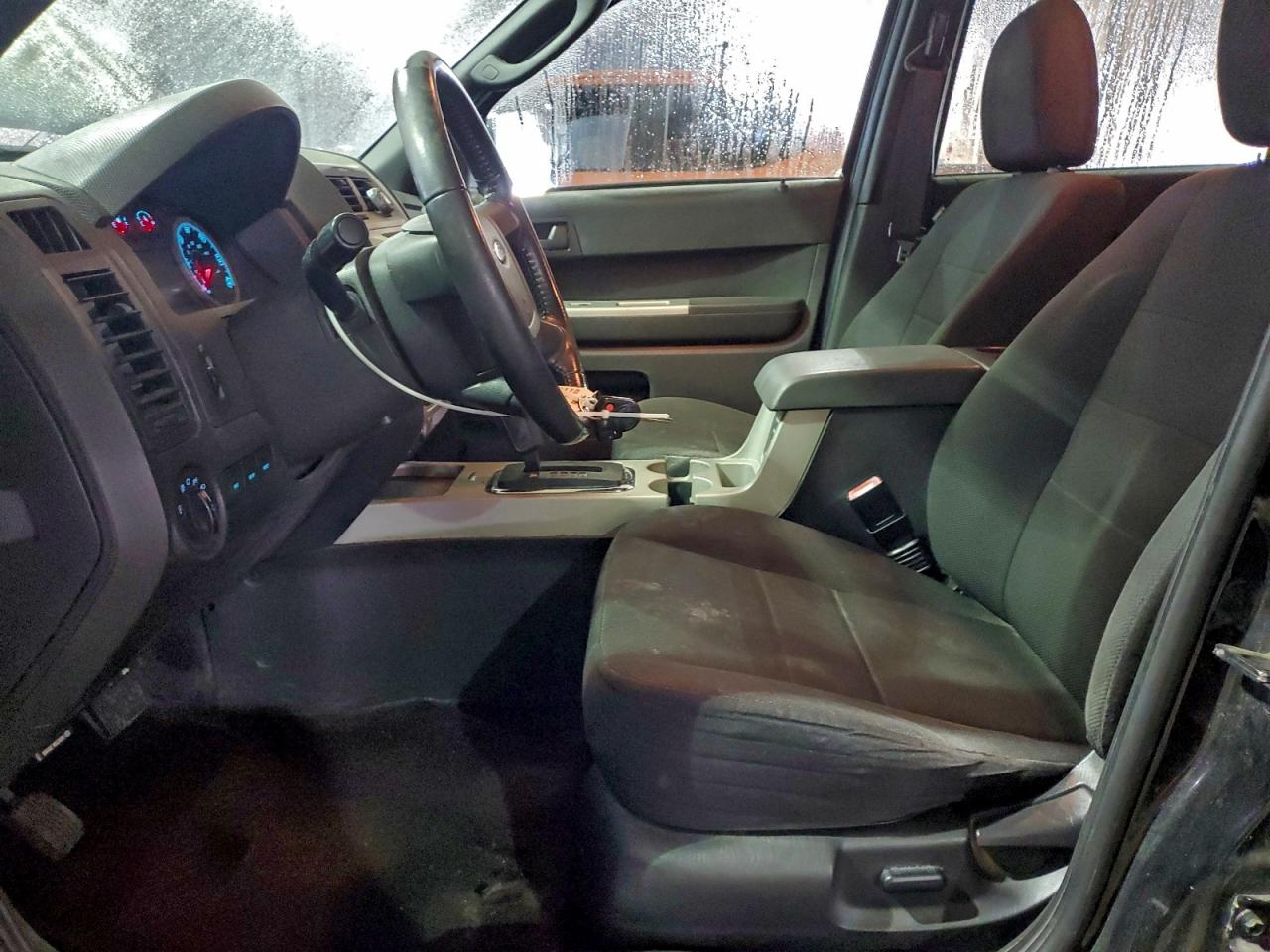 2010 FORD ESCAPE XLT photo 7