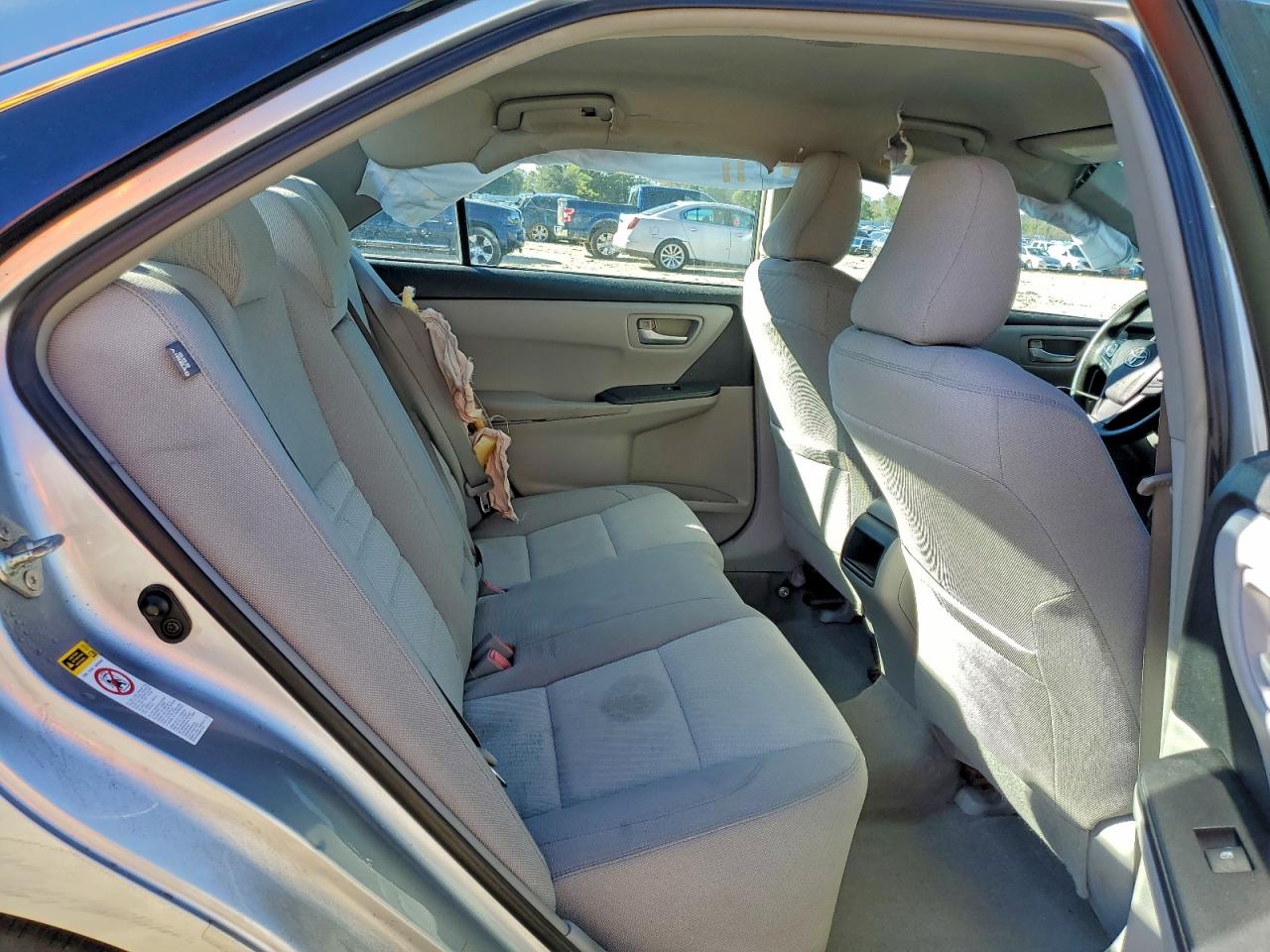 2015 TOYOTA CAMRY LE photo 10
