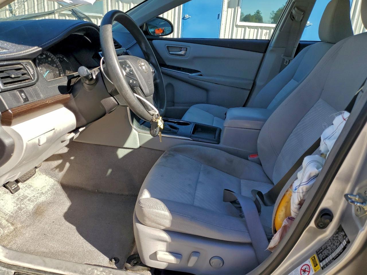 2015 TOYOTA CAMRY LE photo 7