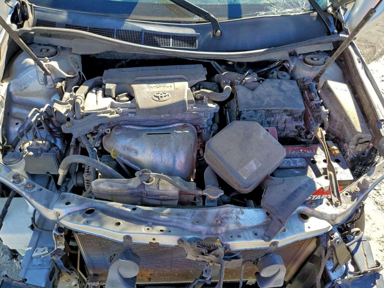 2015 TOYOTA CAMRY LE photo 11