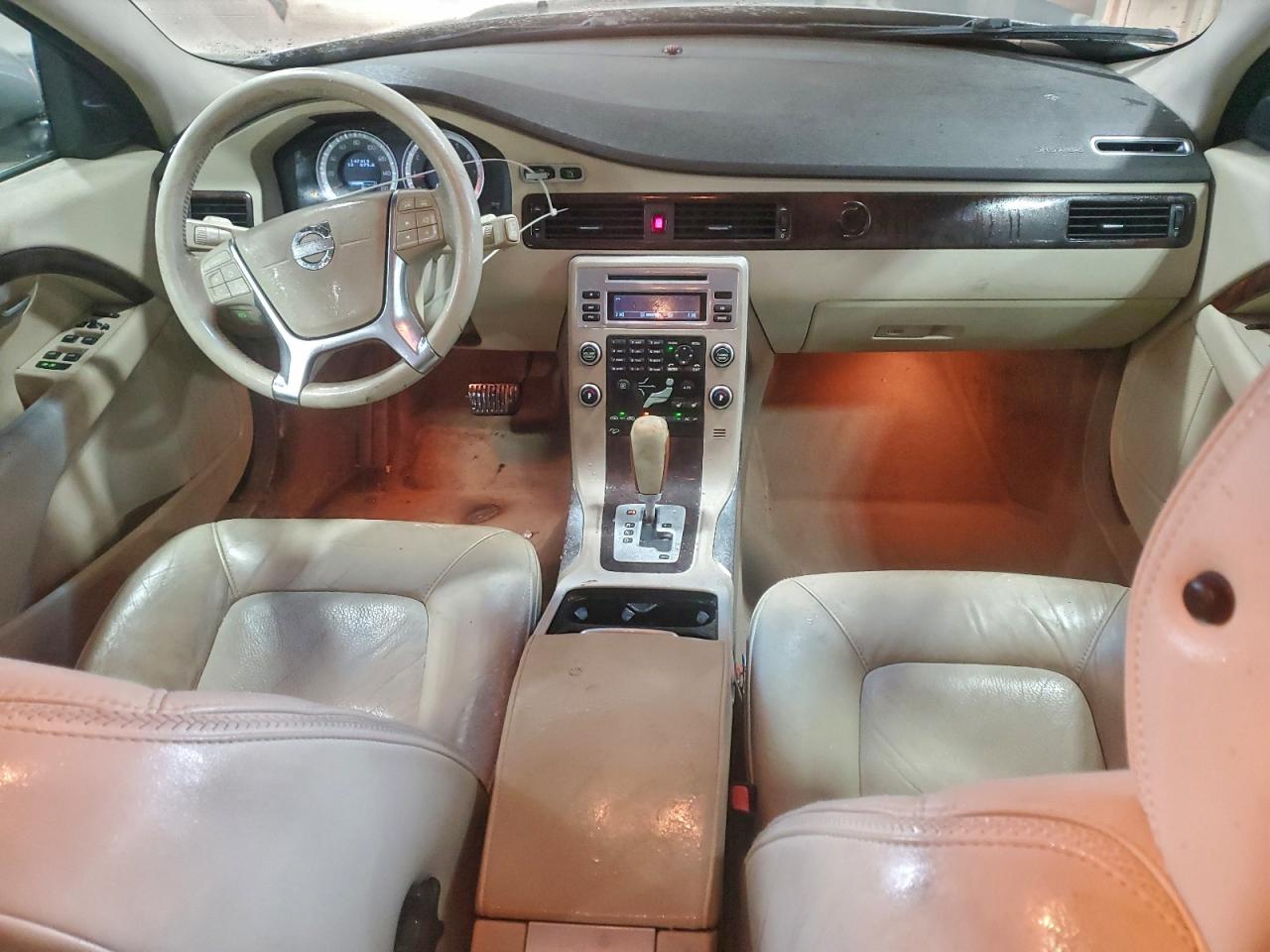 2011 VOLVO XC70 T6 photo 8
